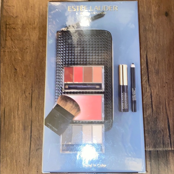 Estée Lauder travel in color set